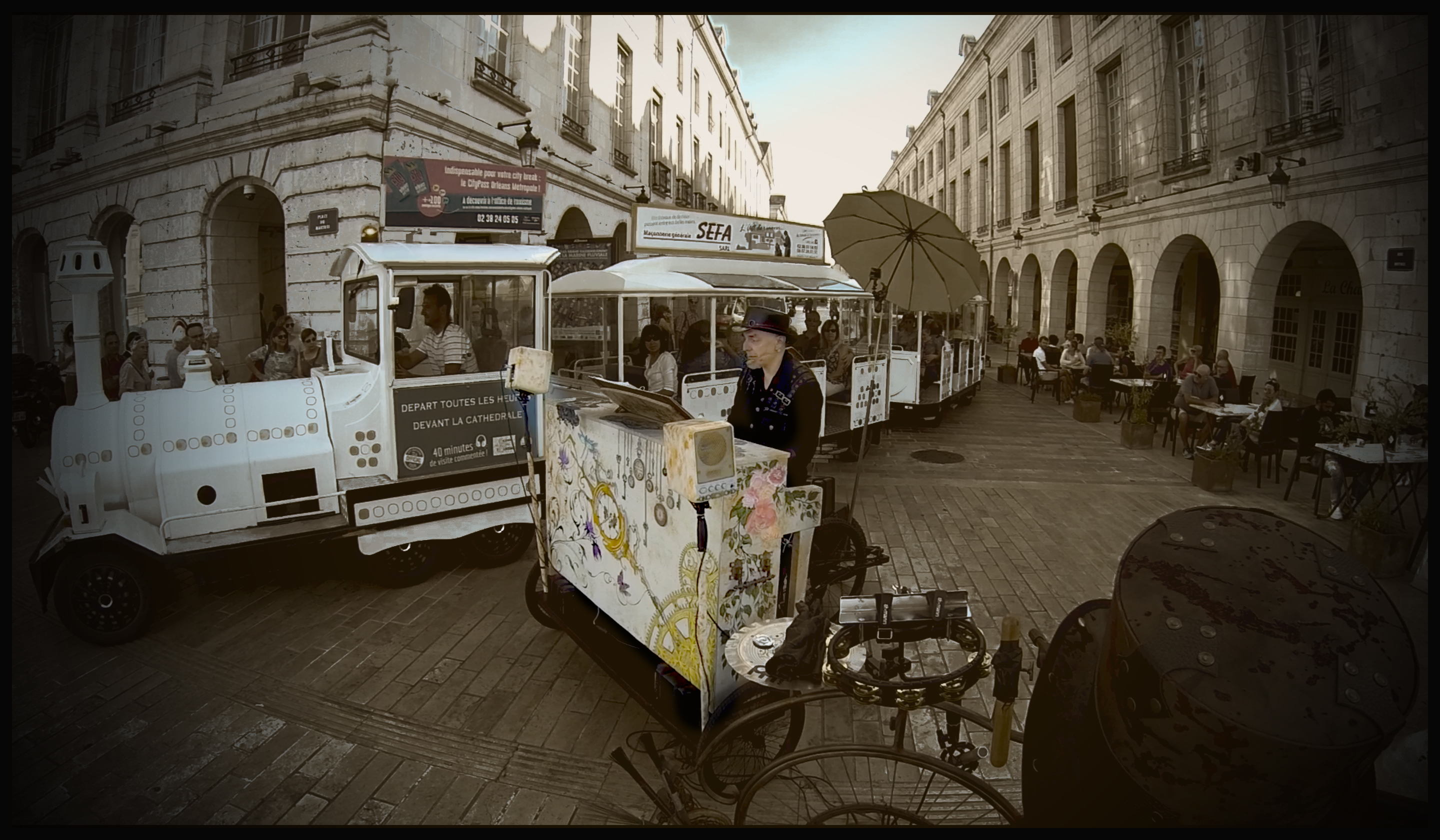 Yestoday en déambulation Piano-Velo